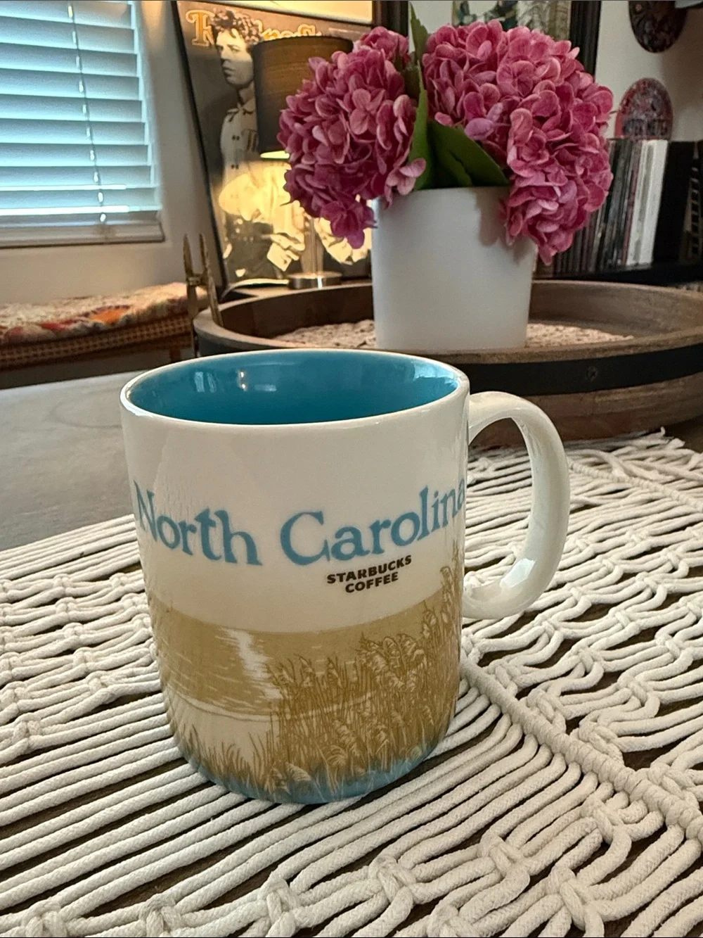 2009 Retired Starbucks North Carolina Collector Series Mug Coffee Cup Lighthouse